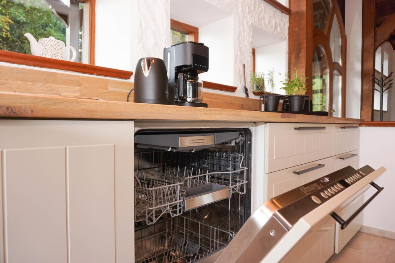 Ruhe Unter Reet-Haus Mit Sauna, Whirlpool Und Kamin Gnarrenburg Exteriör bild