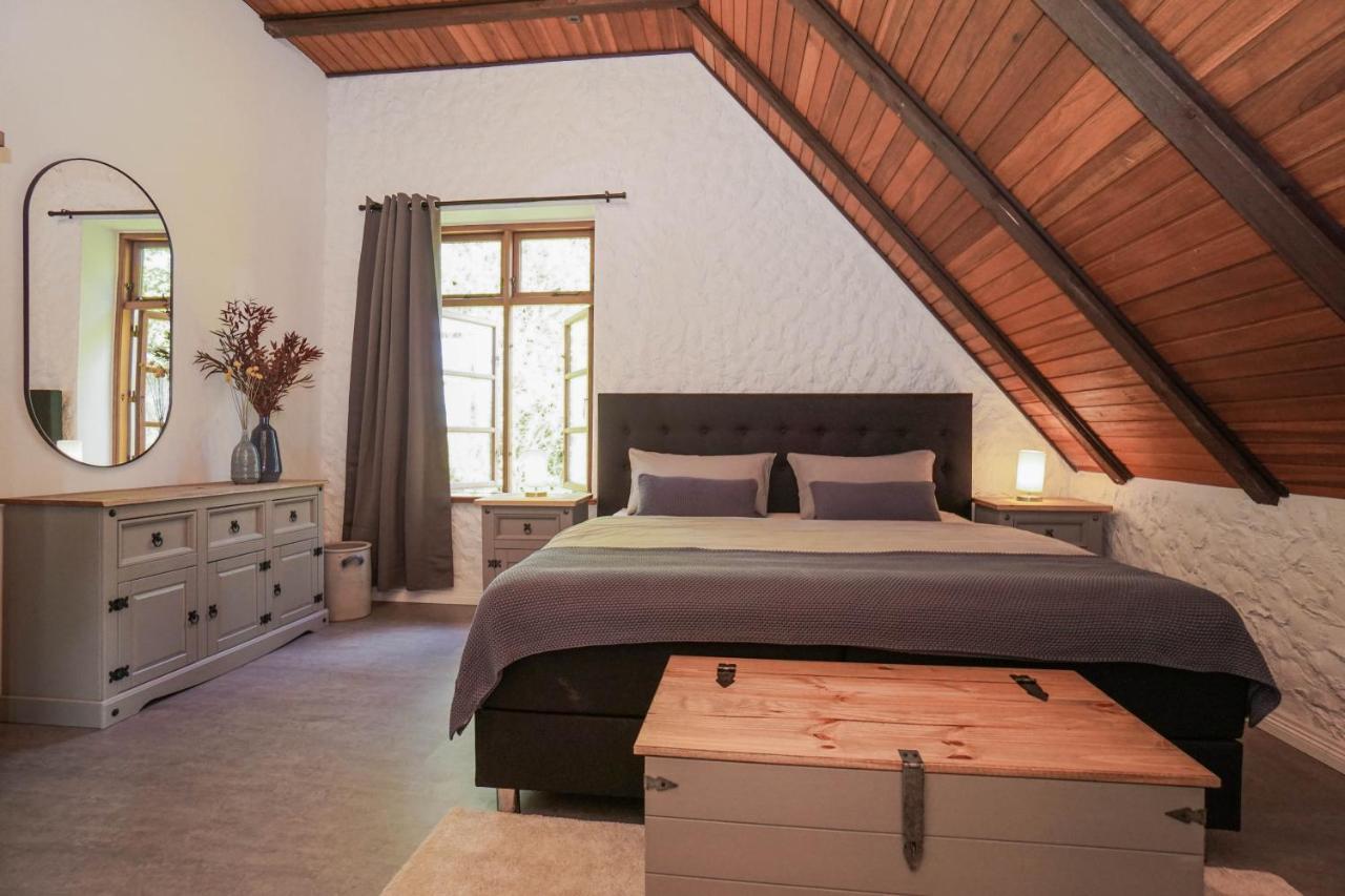 Ruhe Unter Reet-Haus Mit Sauna, Whirlpool Und Kamin Gnarrenburg Exteriör bild
