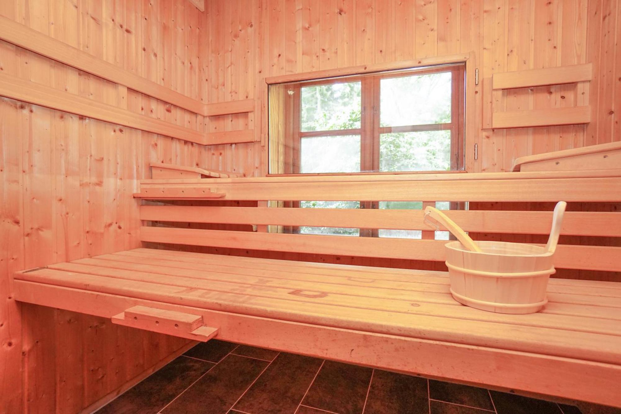 Ruhe Unter Reet-Haus Mit Sauna, Whirlpool Und Kamin Gnarrenburg Exteriör bild